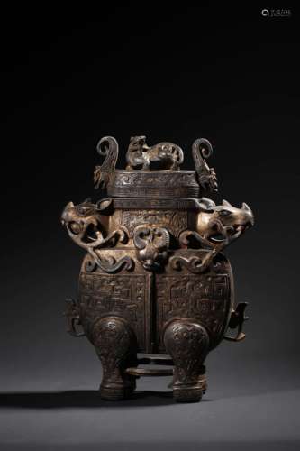 A BRONZE ‘DRAGON’VASE,QING DYNASTY