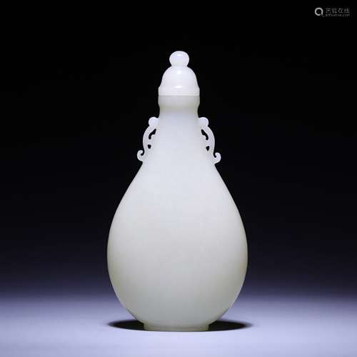 A CARVED WHITE JADE VASE,QING DYNASTY