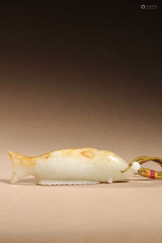 A CARVED WHITE JADE‘FISH’PENDANT,QING DYNASTY