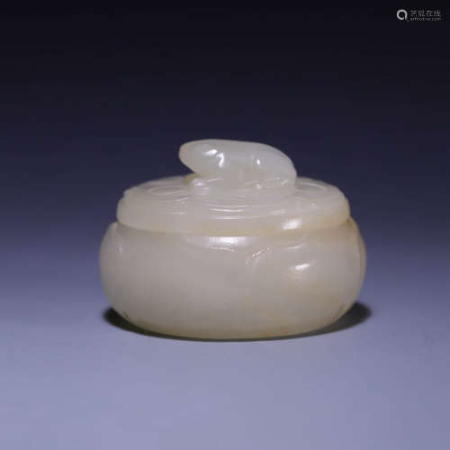 A WHITE JADE BOX AND COVER,QING DYNASTY