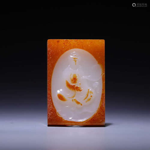 A CARVED WHITE AND RUSSET JADE‘GUANYIN’PENDANT,QING DYNASTY