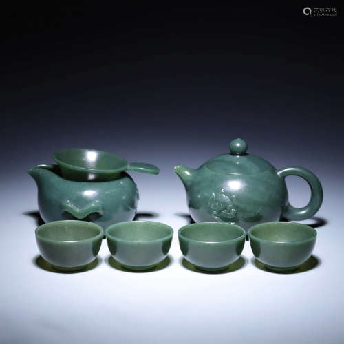 A SET OF SPINACH-GREEN JADE CUPS,QING DYNASTY