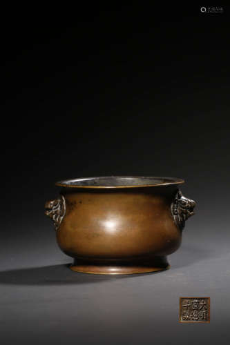 A BRONZE CENSER WITH TWO LION HANDLES,XUANDE MARK,QING DYANS...