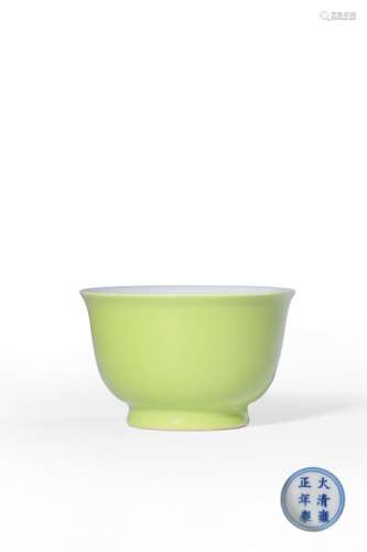 A ‘APPLE-GREEN’-GLAZED CUP,MARK AND PERIOD OF YONGZHENG