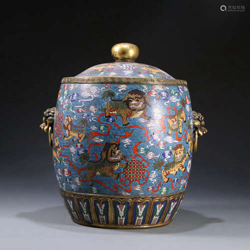 A CLOISONNE ENAMEL ‘LION’VASE AND COVER,QING DYNASTY