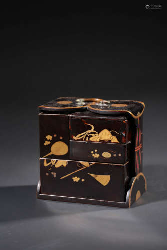 A BLACK LACQUER BOX AND COVER,QING DYNASTY