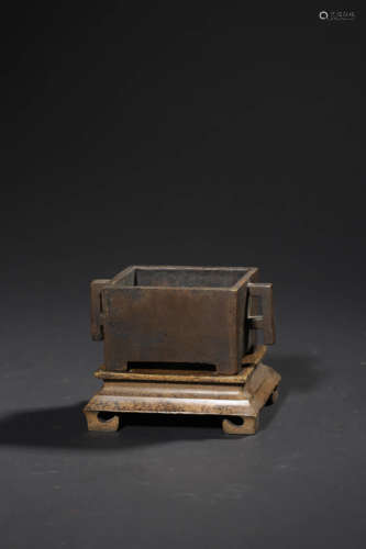 A BRONZE RECTANGULAR CENSER,QING DYNASTY