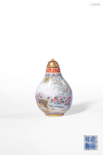 A FAMILLE-ROSE SNUFF BOTTLE,MAKE AND PERIOD OF QIANLONG