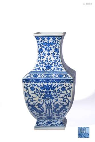 A BLUE AND WHHITE VESSEL,MARK AND PERIOD OF QIANLONG