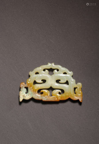 A CARVED JADE ‘DRAGON’PENDANT,475-221 BC