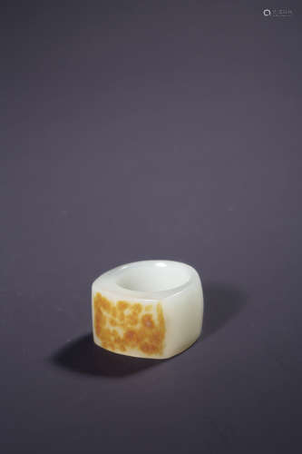 A WHITE JADE ARCHER'S RINGG,QING DYNASTY