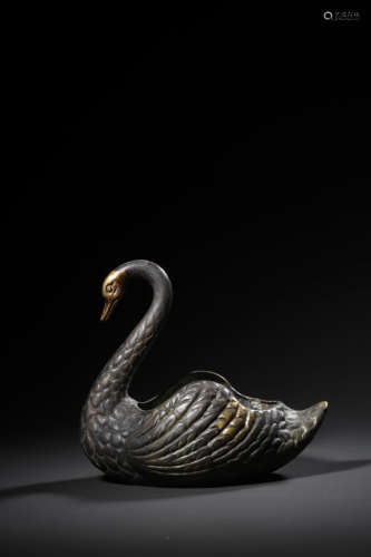 A A GILT-BRONZE SWAN-SHAPED WASHER,QING DYNASTY