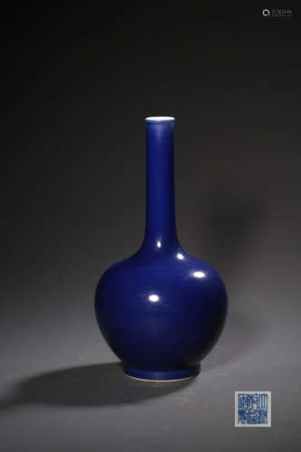 A SACRIFICIAL-BLUE-GLAZED VASE,MARK AND PERIOD OF QIANLONG