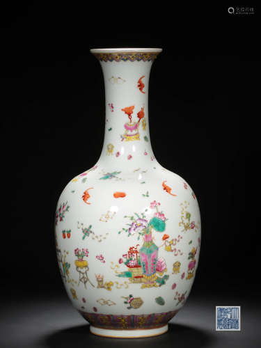A FAMILLE-ROSE VASE,MARK AND PERIOD OF QIANLONG