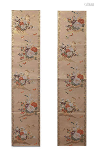 A PAIR OF EMBROIDERED ‘FLOWER' PANEL,QING DYNASTY