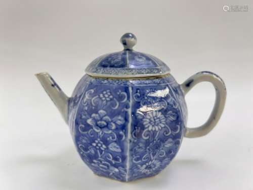 A blue&white teapot, KangXi Pr.
