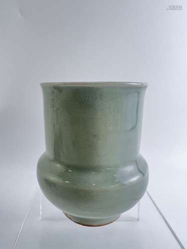 A monochrome vase, Ming Dynasty Pr.