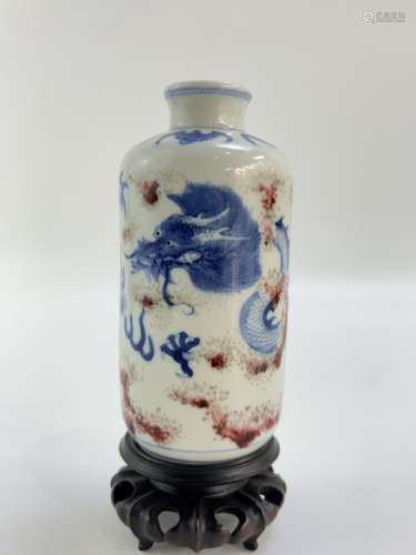 An underglaze red and blue&white dragon depicted large snuff...