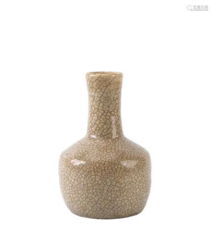 Ge-Type Crackle Glaze Bottle Vase, Qing Dynasty or Earlier