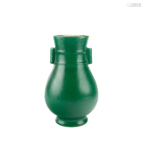 Crackled Green Glazed Hu Vase, Qing Dynasty