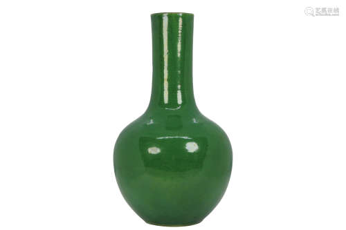清 乾隆綠釉瓶
