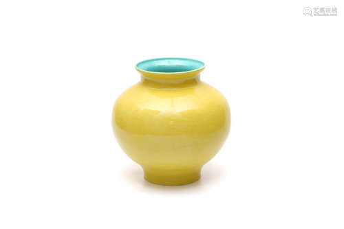 清 乾隆黃釉罐
