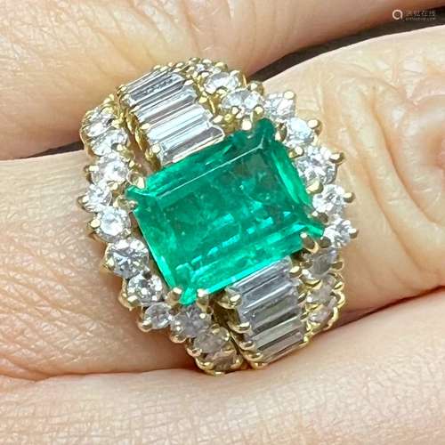 18K Yellow Gold Diamond and Emerald Ring