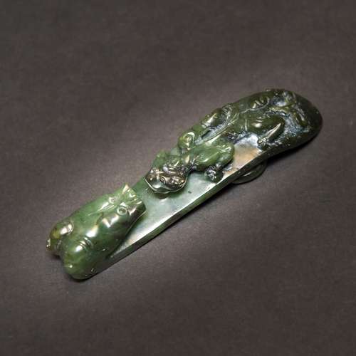 CARVED DRAGON SPINACH JADE BELT HOOK