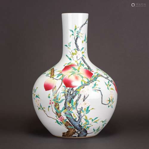 A LARGE FAMILLE ROSE 'NINE PEACH' BOTTLE VASE, REP...