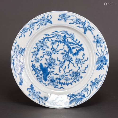 A BLUE AND WHITE 'LOTUS' DISH. QING DYNASTY