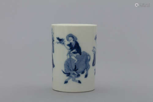 Qing scholar blue and white figured porcelain container