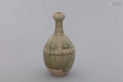 Northern Qi lotus porcelain vase