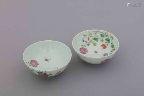 Pair of Qing famille rose floral porcelain bowls