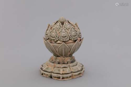 Northern Qi lotus porcelain censer