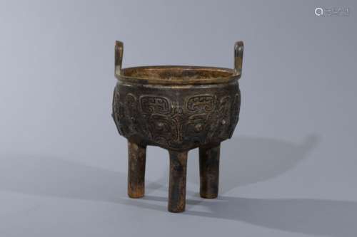 Chinese Shang Period bronze tripot-Ding