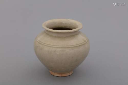 Tang celadon ceramic jar