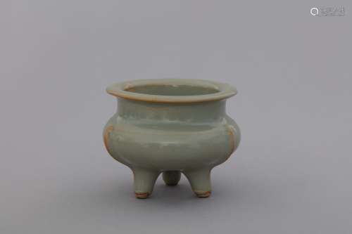 Song Longquan celadon tripot censer