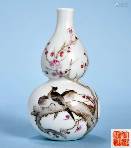 十九世纪 粉彩喜鹊登梅图小葫芦瓶