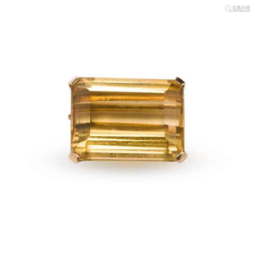 A group of citrine brooches