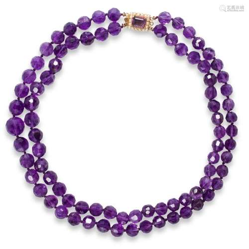 An amethyst and nine karat gold necklace