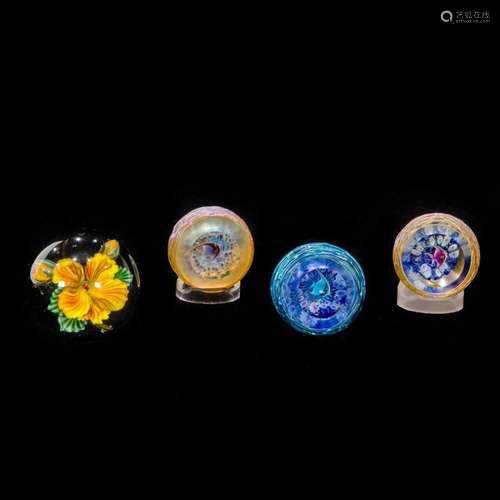 (Lot of 4) Daniel Salazar for Lundberg Studios glass paperwe...