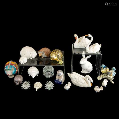 (Lot of 21) Collection of ceramic and glass animals