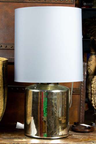 Contemporary table lamp, having a grey shade, 25