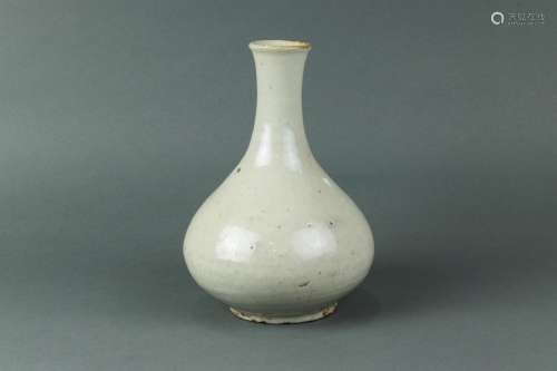 Korean white glaze vase