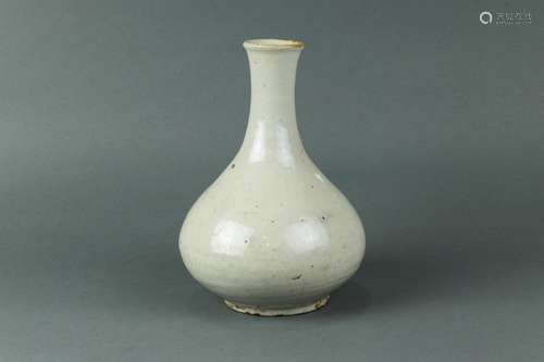 Korean white glaze vase