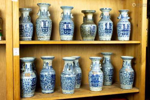 (lot of 14) Chinese blue and white vases