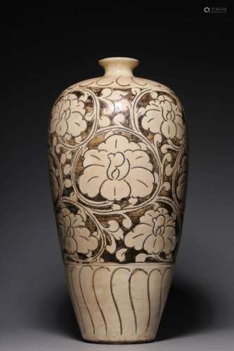 Chinese Ceramic Vase