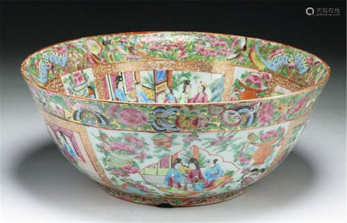 A Big Chinese Antique Qianlong Rose Medallion Porcelain Bowl