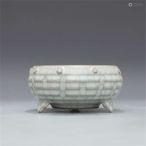 Song Guan Kiln Sky Blue Glaze Three Foot Drum Nail Eight Dia...