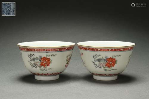 A Pair Famille Rose Bowls with Antique Patterns Design, Jiaq...